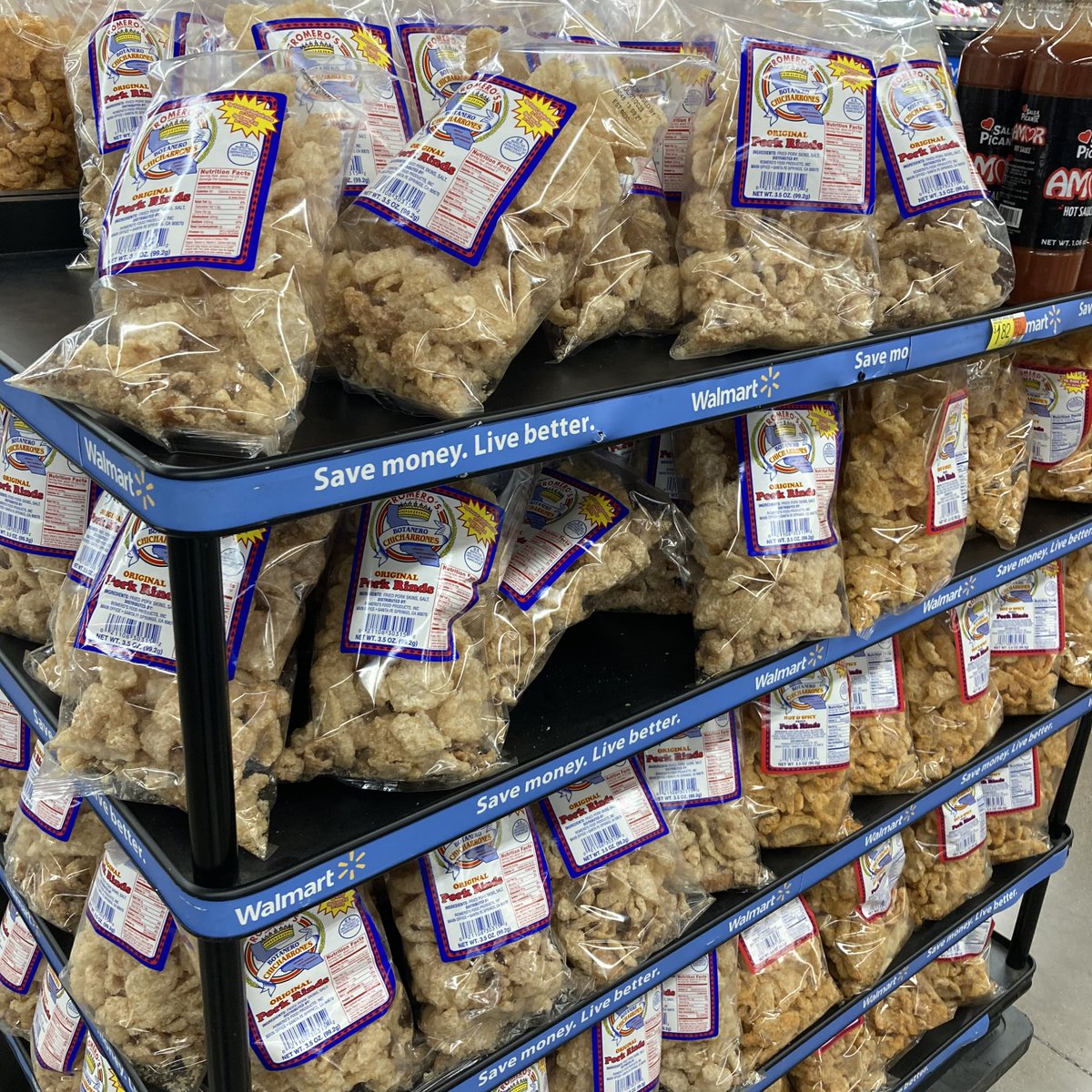 RaulerFood's tweet photo. Chicharrones Fried Pork Rinds 

Getting a little taste for these.

Sorry piggies.

#PorkRinds #FriedPork | 🐷
Chicharrón may also be made from chicken, mutton or beef. https://t.co/tWjhL1GJ0r