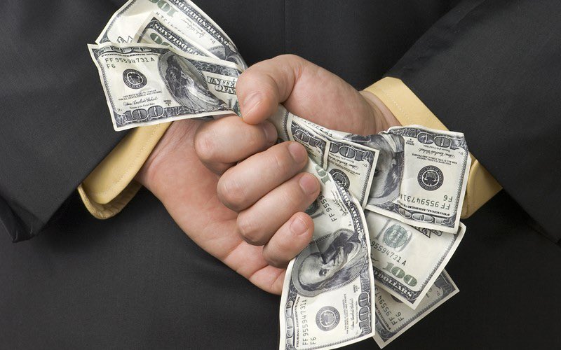 Хөгжлийн банк , Нүүрсний хулгайн асуудал илэрснээс хойш үнэтэй байр, машин худалдан авалт илт муудсан гэж байна.