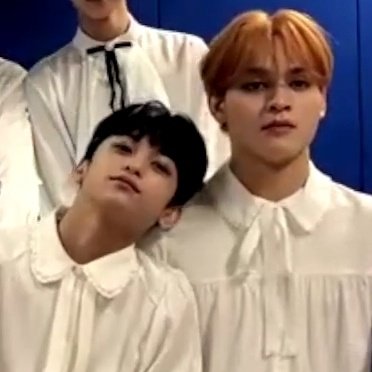 marcuslayy's tweet photo. naglalambing yung bata reyster pansinin mo naman hahahahahahahaha chz ang kyot kyot pls 🥺💖 https://t.co/vVw7XGxe8N