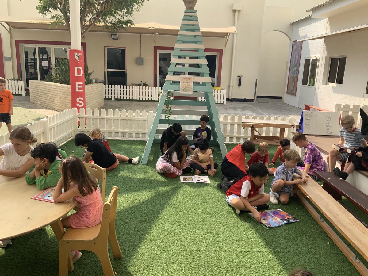 5Y pairing up with FS2Y for some shared reading time. 📚