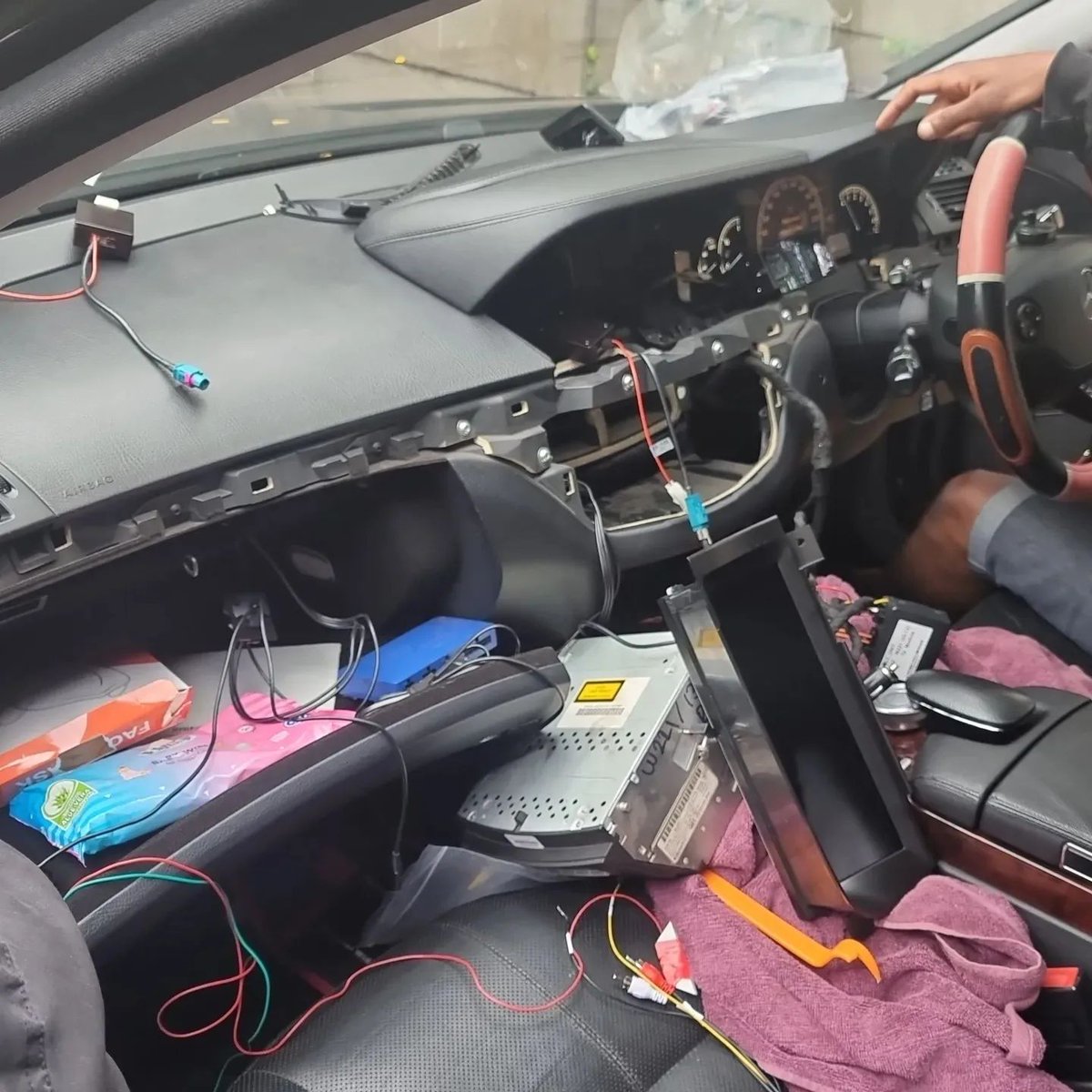 EVOLRestoration's tweet image. Mercedes-Benz S Cless W221 Retrofitted with an android radio in Joburg. We have unit for most makes and models. Free installation. Call/WhatsApp: 068 085 1229 
#androidradio #MercedesBenz #W221 #carradio #bmw #Evolrestorations