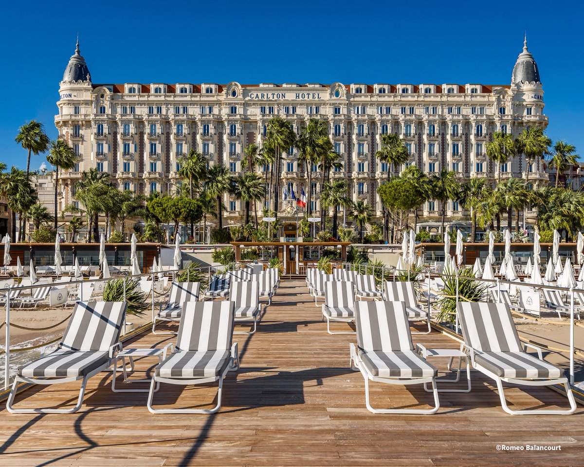 VINCIConstrucFR's tweet photo. #JeudiPhoto📸🌴Nos équipes ont livré le #CarltonCannes qui réouvrira ses portes mi-mars✅
La rénovation &amp; l'extension de l’emblématique hôtel inscrit au titre des #MonumentsHistoriques aura mobilisé 750 personnes🙌Une nouvelle page s'ouvre pour la "Grande Dame" de la croisette ! https://t.co/op7O6OO3Wy
