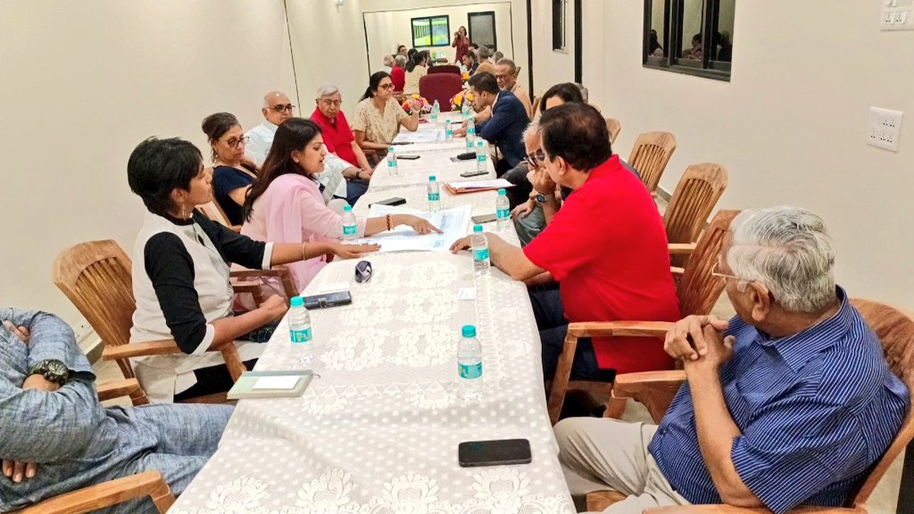 HNarwekar's tweet photo. Met the #ACCPR committee members with #PluralUrban planners &amp; the area's residents to discuss the suggestions for the surface design of #CuffeParade #Metro3 station. (Conti 1/2) https://t.co/1YAs57mvYL