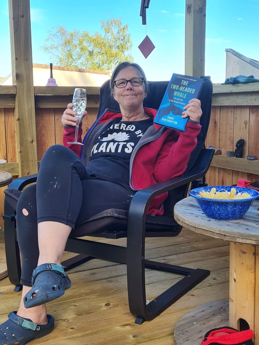 Happy #WorldBookDay2023!
It’s also my Birthday! 🥂 
#hints 😊