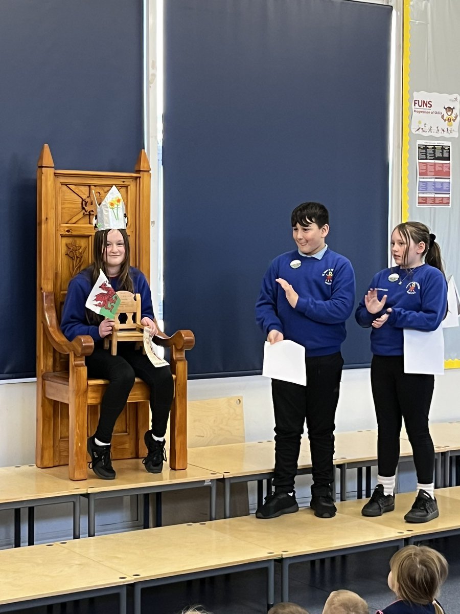 stmarypatrick's tweet image. Congratulations to Gracie for being crowned our school bard this morning. @CSC_Cymraeg #Eisteddfod