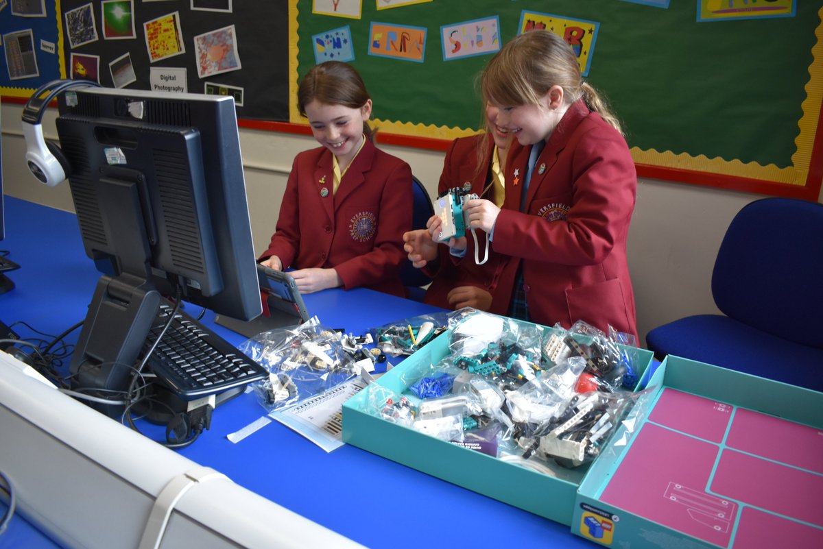 eversfield647's tweet photo. Our new @LEGO_Group MINDSTORMS Robot Inventor sets have been unleashed this morning! Itβs a new world of fun, creative coding possibilities and provides the ultimate playful learning experience for our Form 5 inventors and creators. #computing #STEM #inspiring #CodeAndControl https://t.co/w0GPmxdYHY