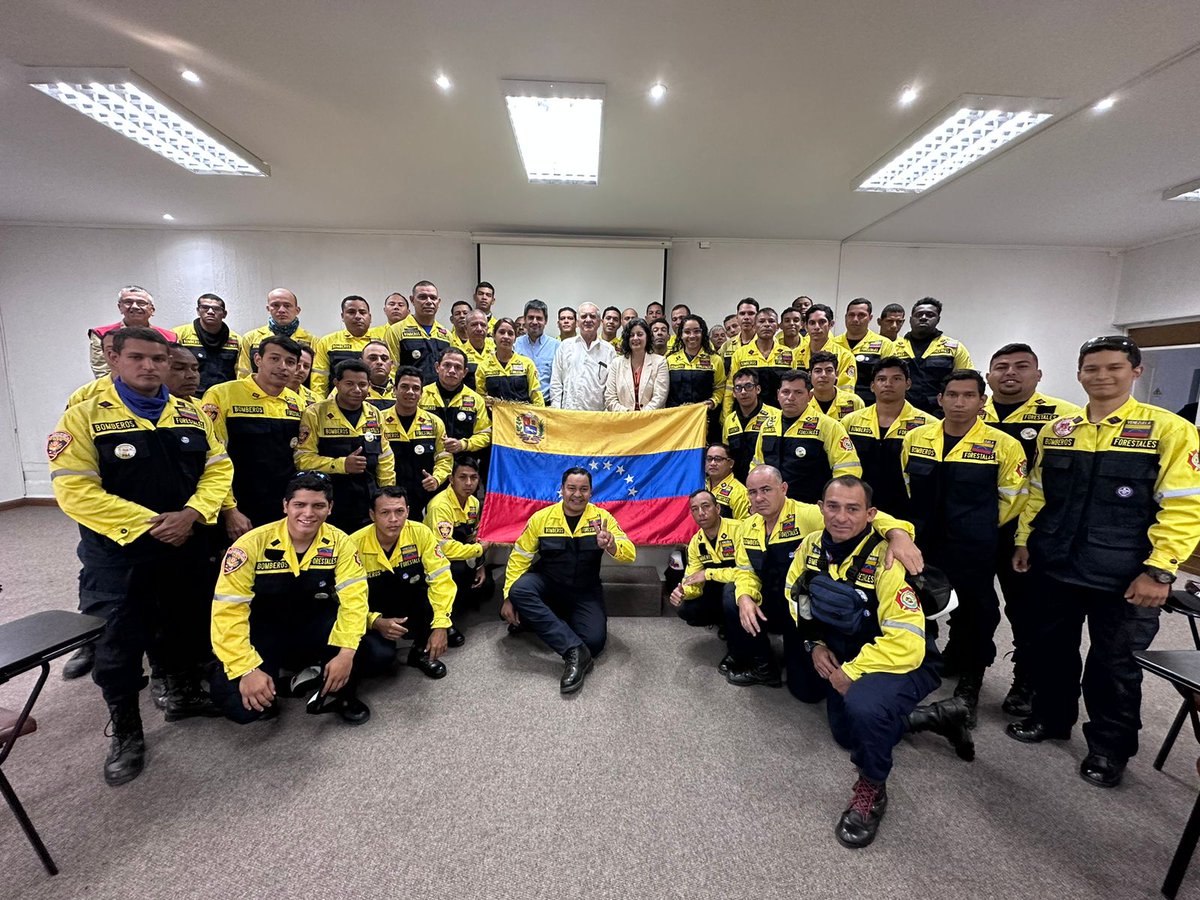Cancilleria_ve's tweet photo. 📰 #EsNoticia | Delegada Presidencial de Concepción en Chile agradeció apoyo de brigadistas venezolanos (+Detalles)👇

https://t.co/lhbi1HnJa4
#ProducirEsIndependencia https://t.co/SqbXov2qNH