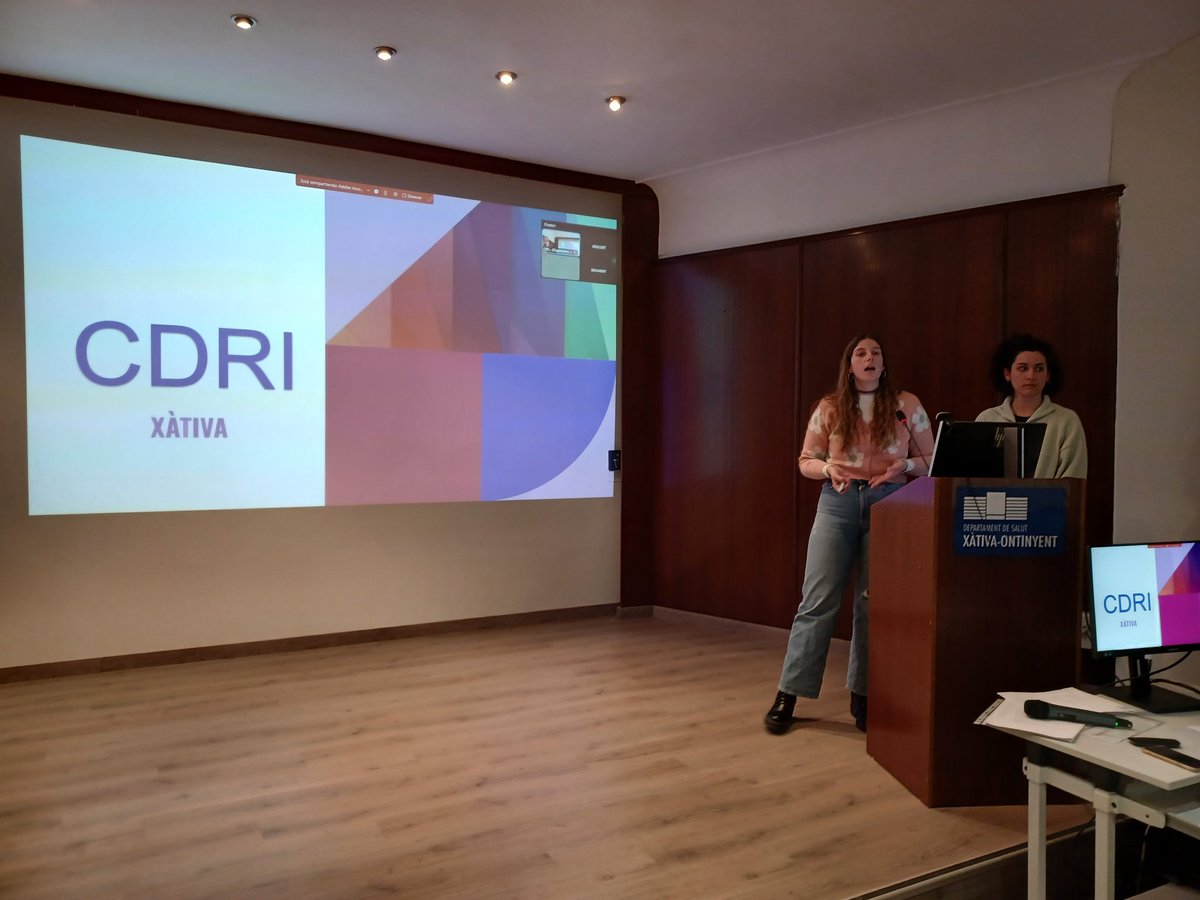 GVAdsxo's tweet photo. En la segona part de la Jornada formativa en detecció precoç de la violència de gènere és el torn ara de l'equip del centre dona rural i d'interior #CDRI ubicat a #Xàtiva explicant tots els recursos públics que disposen i com (fil..) https://t.co/rTqyp0g6WI