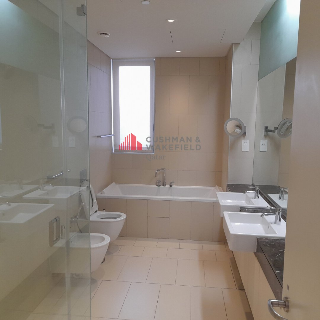 CushwakeQatar's tweet photo. Amazing value for this 3 BR apartment with a maid’s room located in downtown Msheireb, with great amenities such as clubhouses, open terraces, and a first-floor garden accessible to residents.

Monthly rent: QR 15,500
Contact: +974 33541237
https://t.co/rYgRnd5QQT

#Qatar #Doha https://t.co/KWUXPC9LzX