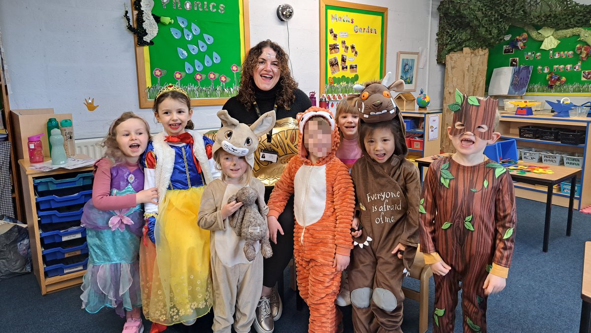 ShebbearCollege's tweet image. It&apos;s #WorldBookDay 📚 and our Prep School Children are celebrating with excellent costumes! Prep 5 - Form 2 have attended an online webinar with #MichaelMorpurgo and our bring &amp;amp; buy book sale in the Library is taking place throughout the day. #shebbearprep #lovereading #books