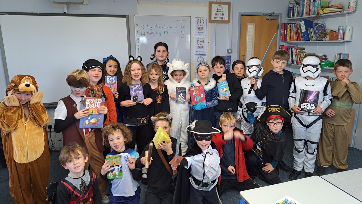 ShebbearCollege's tweet image. It&apos;s #WorldBookDay 📚 and our Prep School Children are celebrating with excellent costumes! Prep 5 - Form 2 have attended an online webinar with #MichaelMorpurgo and our bring &amp;amp; buy book sale in the Library is taking place throughout the day. #shebbearprep #lovereading #books