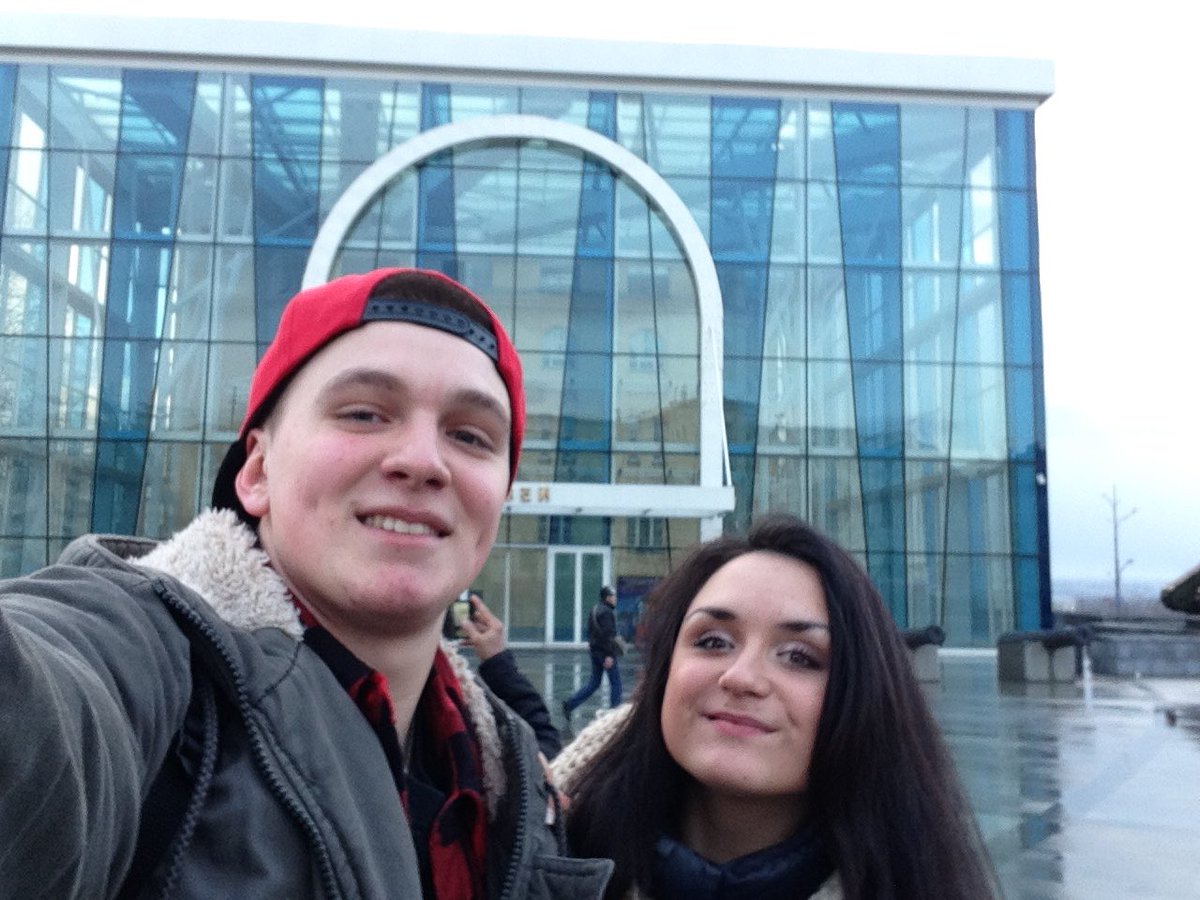 gidkiy_mark's tweet photo. друзі, треба допомогти та поширити
з цією дівчиною ми вчилися в паралельних класах 
сьогодні саме в її дім потрапили ракета, вона вагітна, зараз знаходиться в лікарні 

Карта її мами:

Купрієнко Ірина
5167 4900 0120 3778 https://t.co/mRmosMtcD0
