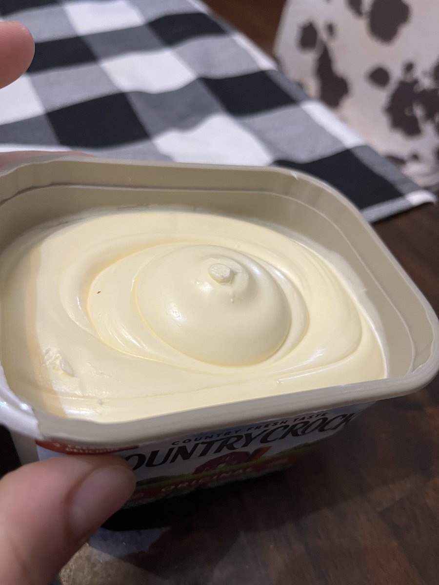 AMerrick99's tweet photo. Good old country crock butter brightening up my morning with the nip slip https://t.co/rZ3W9hj1TQ
