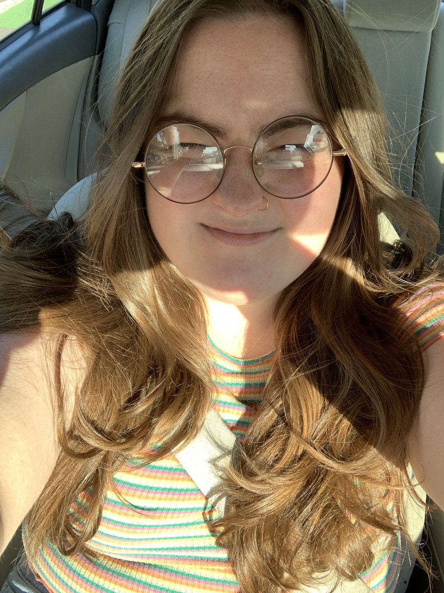 j3stermaxxed's tweet photo. tried to take a pic of my new haircut but the sun was in my eyes #smizing https://t.co/ieq96TY7wy