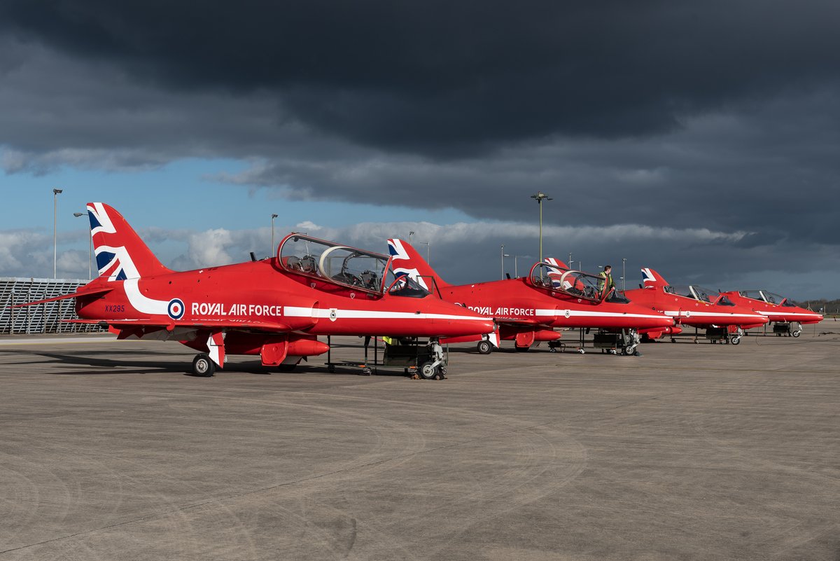 ColorConfidence's tweet image. Last week, members of our team at Color Confidence enjoyed a wonderful day visiting the Royal Air Force Aerobatic Team Corporate Day as sponsors of the Red Arrows. Here are some photos from such a great day.

#raf #rafphotography #visualauthority #plane #aircraft #photography