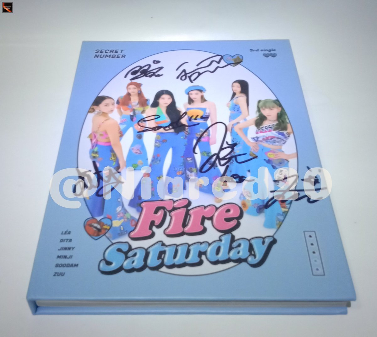 senumsell's tweet photo. snsell!

Signed 4lbum fs blue
Price dm @Niared20 https://t.co/25T2K6PvkB