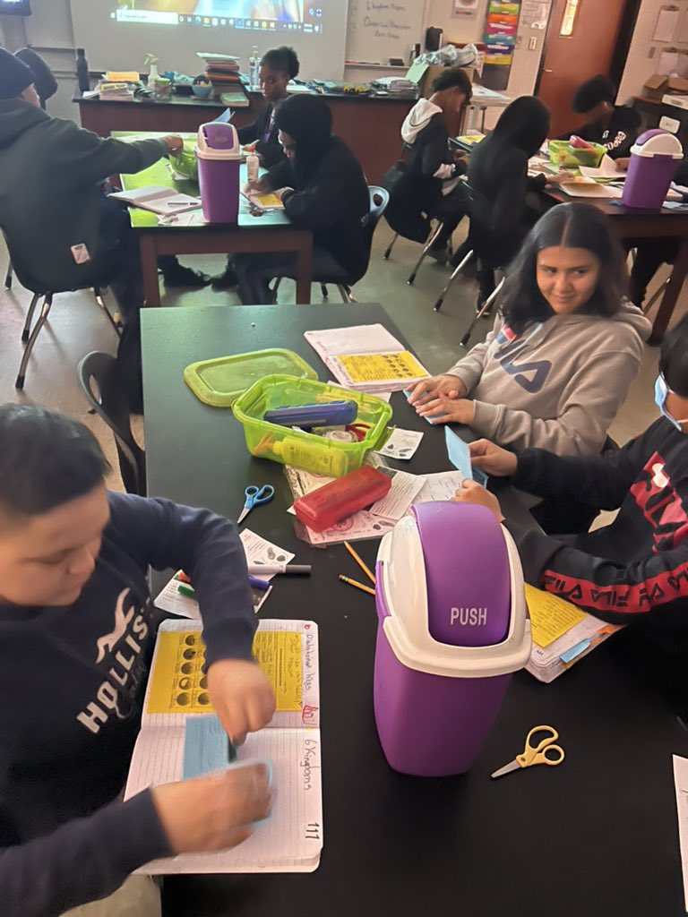 DrEMJaime89's tweet image. I’m a believer and used in INB in my classroom. Best research-based instructional strategies of note taking, concept mapping, GO, and more is how students learn best. Love how Mr. Muniz uses it in his Bio class! ❤️ @DavisHS_AISD @delgadong94 @Daviseslmatters #InteractiveNotebooks