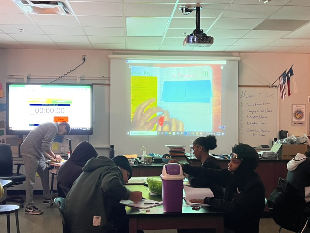 DrEMJaime89's tweet image. I’m a believer and used in INB in my classroom. Best research-based instructional strategies of note taking, concept mapping, GO, and more is how students learn best. Love how Mr. Muniz uses it in his Bio class! ❤️ @DavisHS_AISD @delgadong94 @Daviseslmatters #InteractiveNotebooks