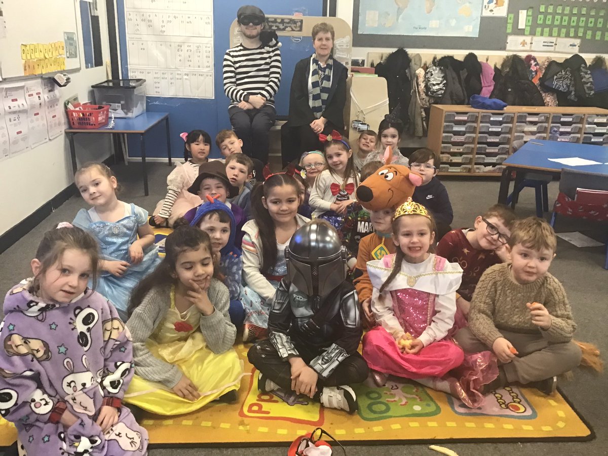 HilderthorpeSch's tweet photo. Year 1 are celebrating World Book Day in class. What amazing costumes! #hildeng #WorldBookDay2023 #amazingcostumes #hildyear1 https://t.co/JzQtWCPJ2J