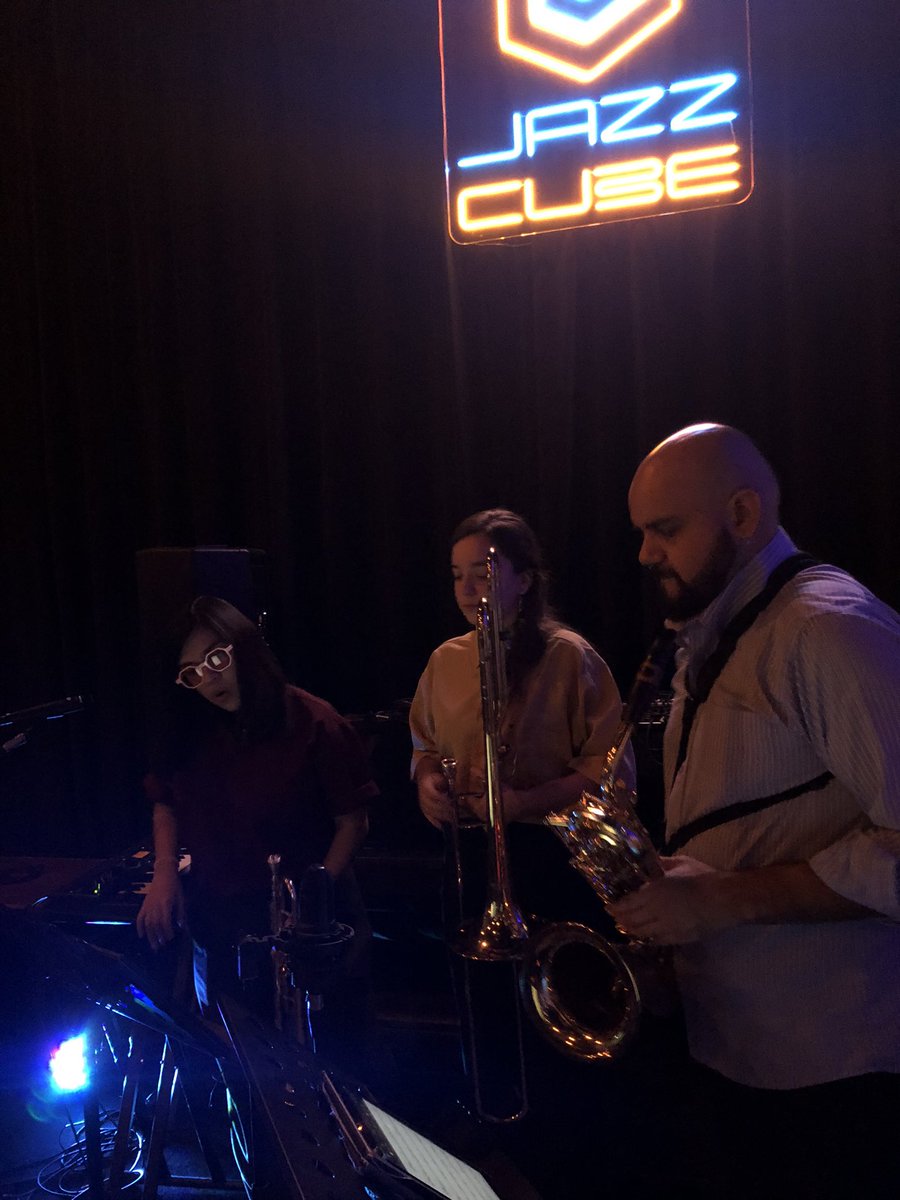 mocasixties's tweet photo. Para el Rdo. Mar, Diana y Arturo al lado de Mocasinos. En un venue de Jazz, dieron el toque jazzy soul R&amp;B de antes, enraizado en la inspiración de nuestras canciones garage beat. #conceptos 

Un honor tenerles. 

Lo siguiente: Asuncionico. 
¿Nos acompañan? https://t.co/XYm3t1UWjz