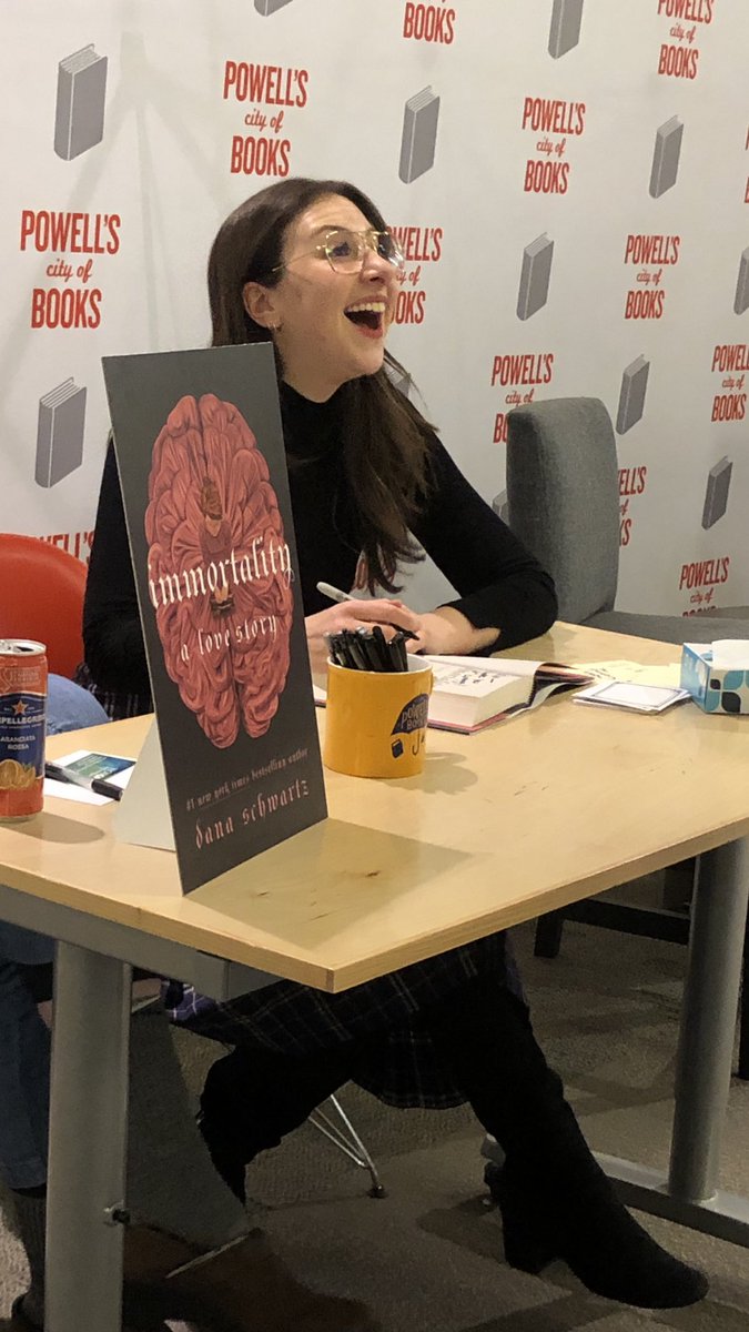 ThisGingerReads's tweet photo. Went to my first book signing event at @Powells last night. @DanaSchwartzzz is so smart, funny, and cool. I want to be her when I grow up. 

#anatomy #Immortality #books #thisgingerreads #readmorebooks https://t.co/cknEz3dXkp