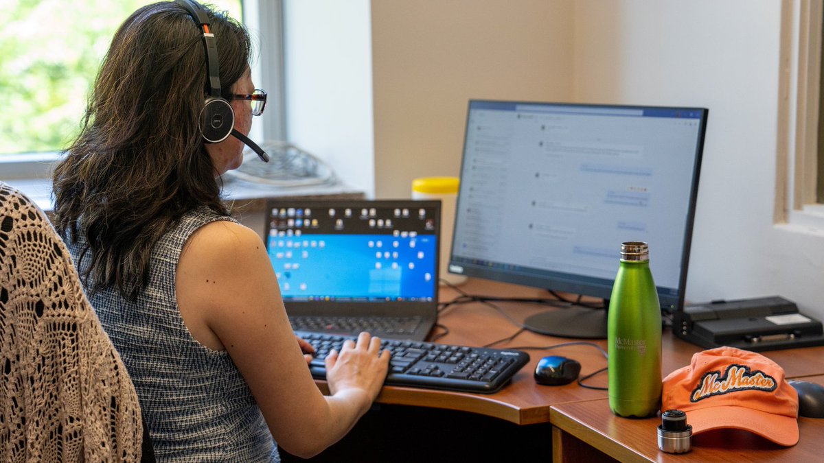 McMasterIT's tweet photo. Earn free MS365 micro-credentials today! 🎓💡 
@McMasterU users can now get micro-credentials through official courses for a more comprehensive understanding of Microsoft apps. Spread the word! 
More here: https://t.co/59tGw4ml1J
#McMasterUniversity #McMasterIT https://t.co/IJ5yCSumEZ