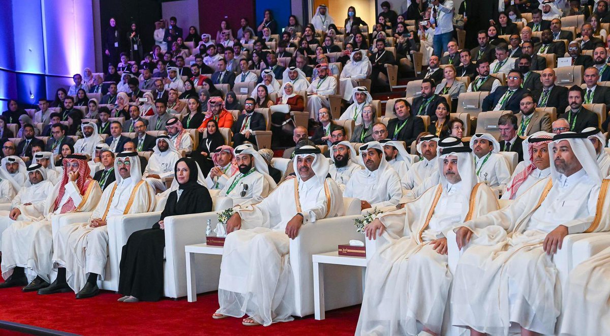 خالد بن خليفة آل ثاني tweet media