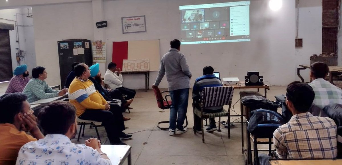 CBCJalandhar's tweet image. On the initiative of @DcHoshiarpur, the awareness program was live streamed in almost all the #ITIs, #Polytechnics &amp;amp; Colleges of the district. (2/3) @PIB_India @CBC_MIB @cbca @DDChandigarh @adgpi
