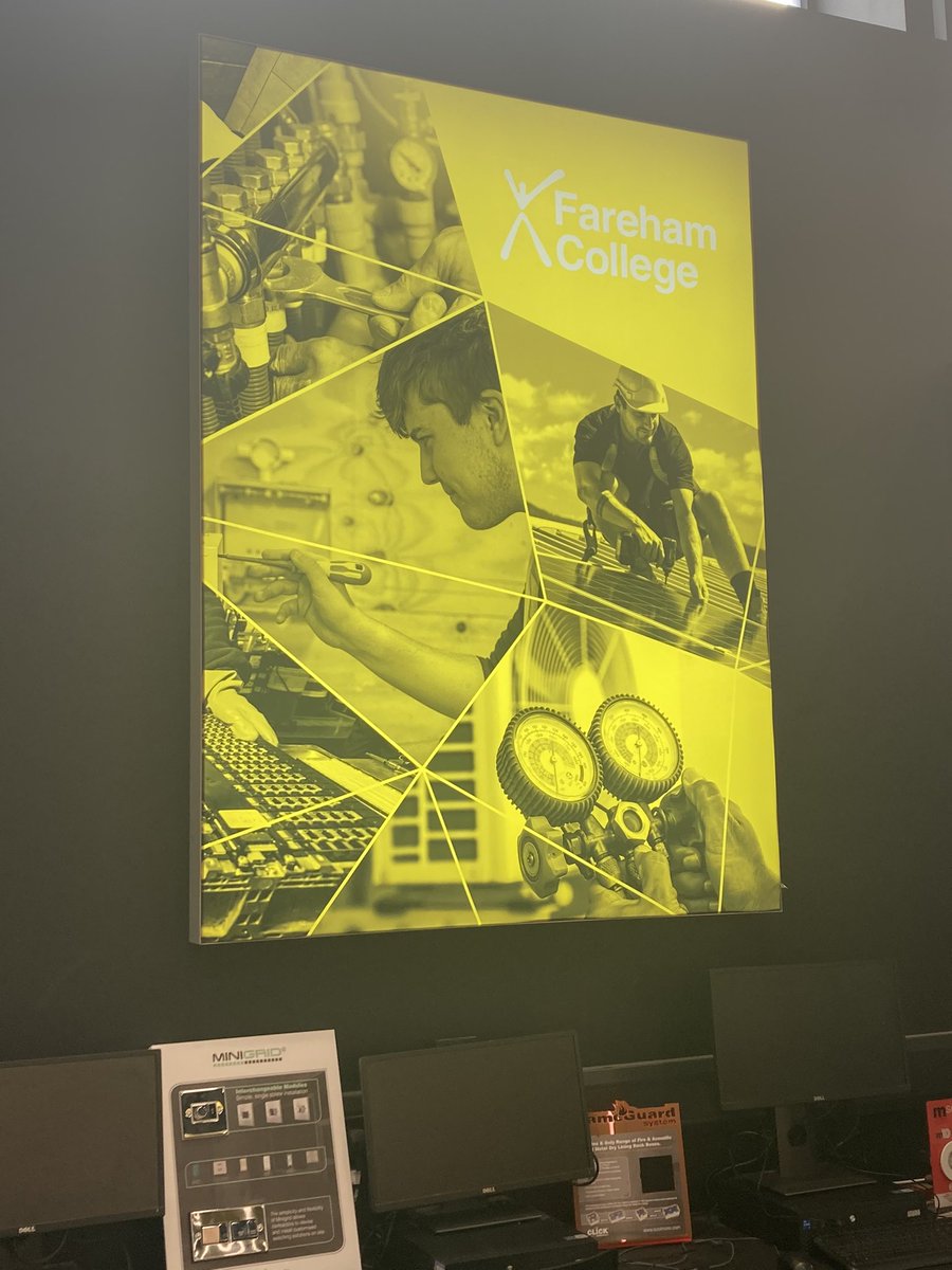 LeaAHampton's tweet image. Filming the next group of Place Creators videos with apprentices @FarehamCollege asking them about the benefits of choosing an apprenticeship and securing work placements. Thank you @CassPro  #NCW2023 @CareersWeek