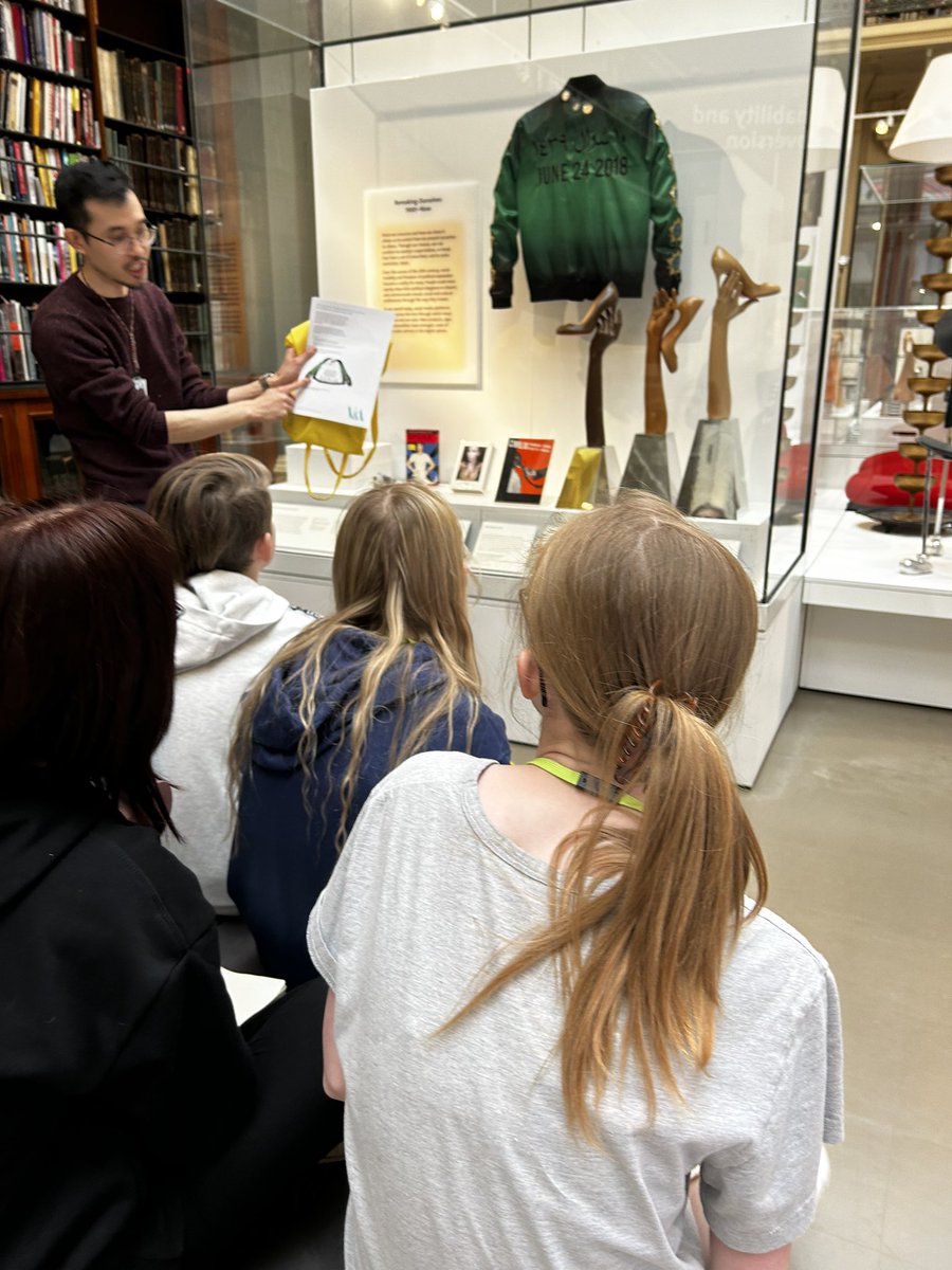 HansonTechArt's tweet image. Followed by a bit more exploring of the galleries. There was lots of interesting discussions taking place. #designlabnation