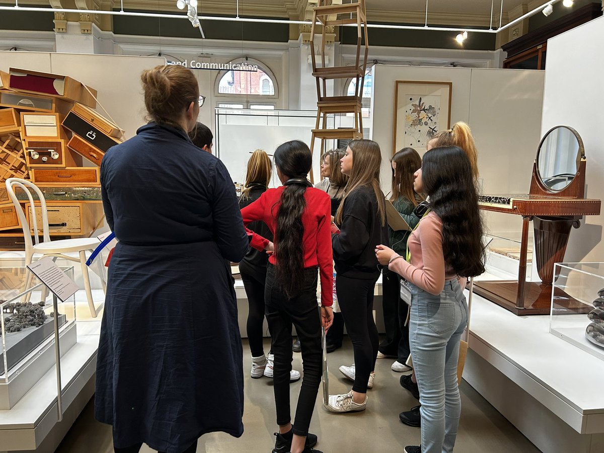 HansonTechArt's tweet image. Followed by a bit more exploring of the galleries. There was lots of interesting discussions taking place. #designlabnation