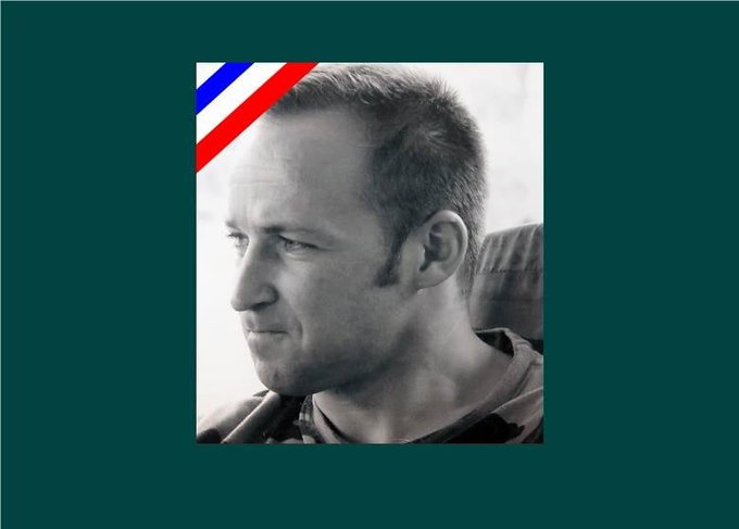 MarineNationale's tweet photo. #InMemoriam Maître principal Loïc Le Page🇫🇷
Le 4 mars 2006, le MP Le Page, membre du commando Trépel, était tué au combat en Afghanistan en luttant contre le terrorisme. La Marine nationale n'oubliera jamais son sacrifice et adresse ses pensées à sa famille et ses frères d'armes. https://t.co/hEmZA2uafb