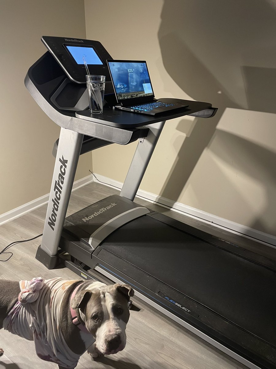 Upgraded my treadmill to a walking desk 💪 
Ready to multi task the day away 😓