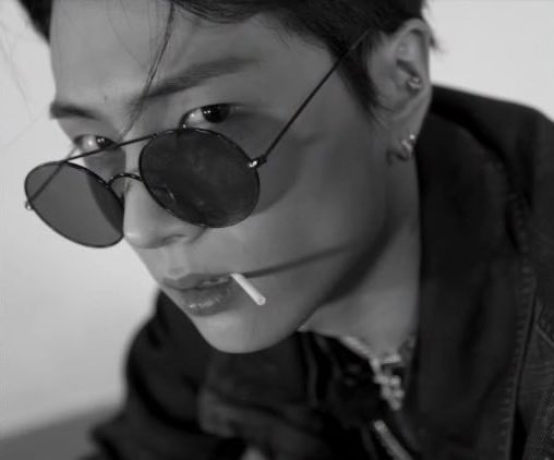 jongseongsjay's tweet photo. park jongseong as wong kar wai's muse https://t.co/4OdqnA97c9
