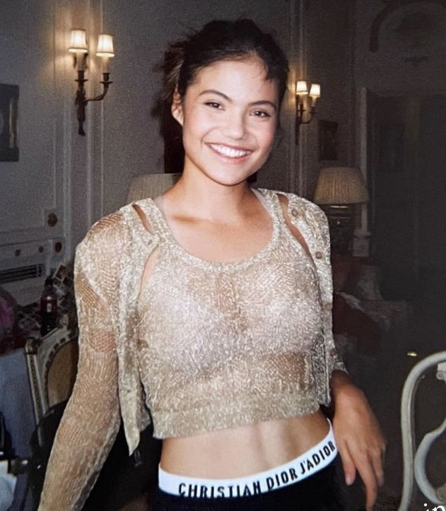 sexycelebs fan account on Twitter "Time for a slow afternoon tease."