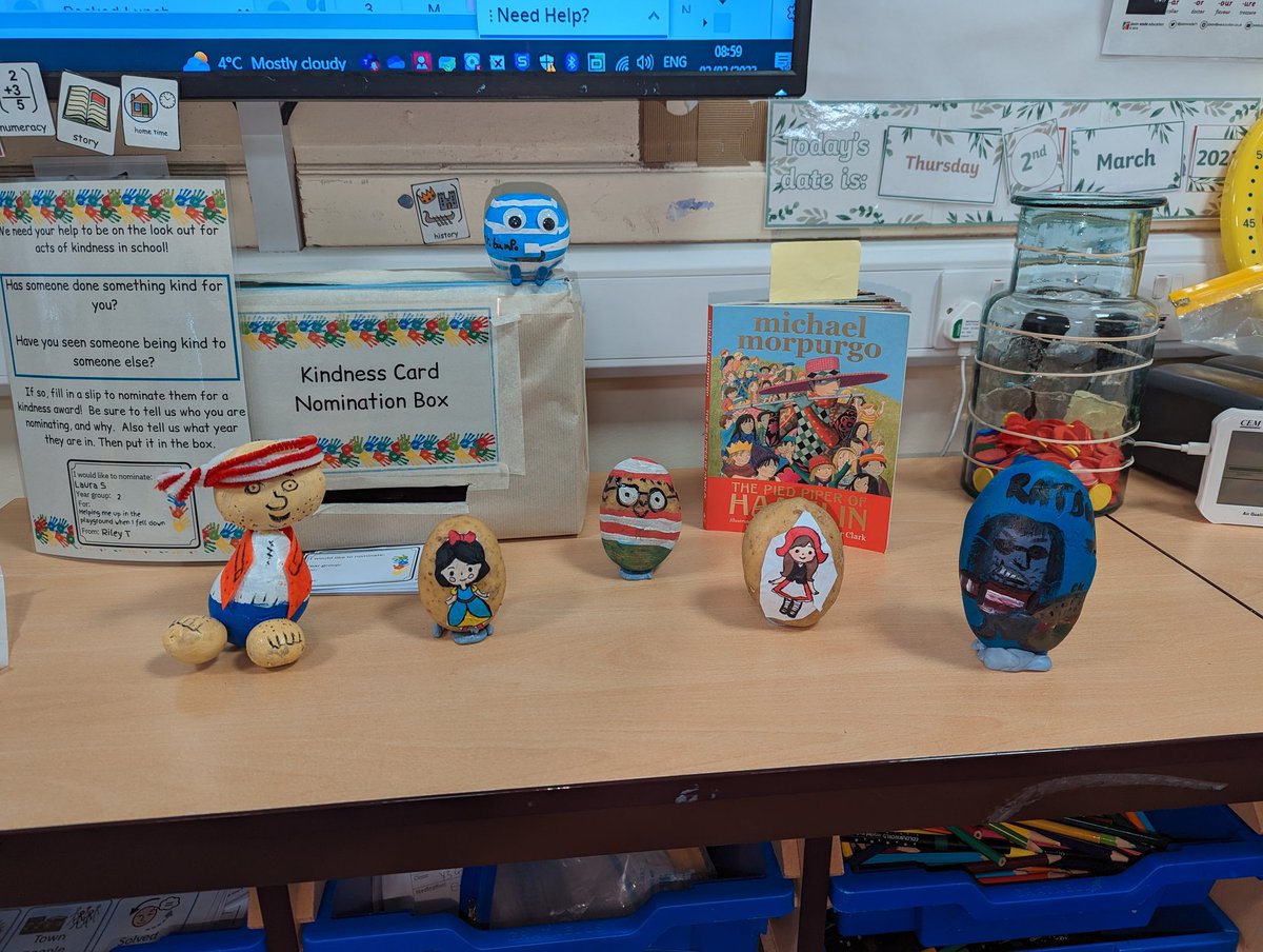 MsParker2002's tweet photo. Some great potato characters made by Y3G children for world book Day. #hartleybrookpri #WorldBookDay2023 https://t.co/zYuqL5xUqx