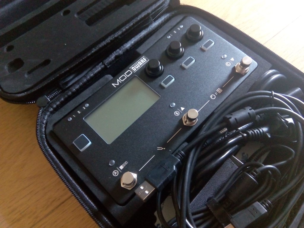 Zweieck2's tweet image. Got my #moddwarf yesterday and am really happy. I&apos;m a total noob when it comes to pedals and pedalboards, so I just now figured out what I really needed for my bass to sound better was a low pass filter 😂 But I can&apos;t wait to go crazy with pedalboards in the future. @modaudiotw