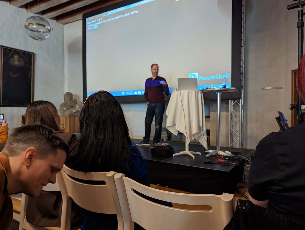 First session of the day. <a href="/shanselman/">Scott Hanselman 🌮</a> rocking the stage #dotnetcastleconf