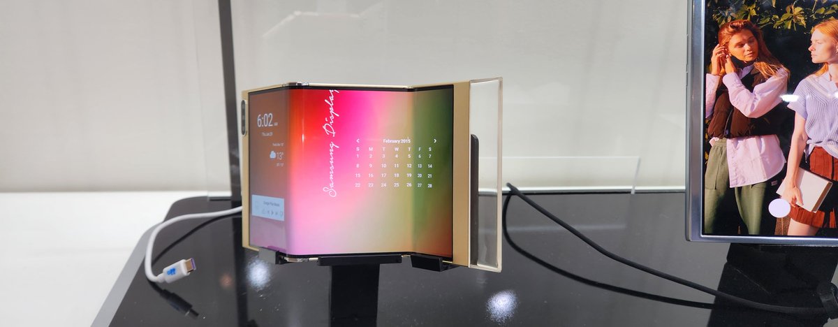 MyTechMusings's tweet photo. Cool #foldable concepts at @SamsungDisplay  booth
- Multifolds, for phablets #tablets 
- Large folds for laptop/large display combo
- #Rollables for tablet &amp; #display
- Zerogap folding
-High  #Nits OLED
&amp; more..l

@Samsung @Samsung 
#mwc23 #mwc2023 #MWCBarcelona @TantraAnalyst https://t.co/l0norqFPMV
