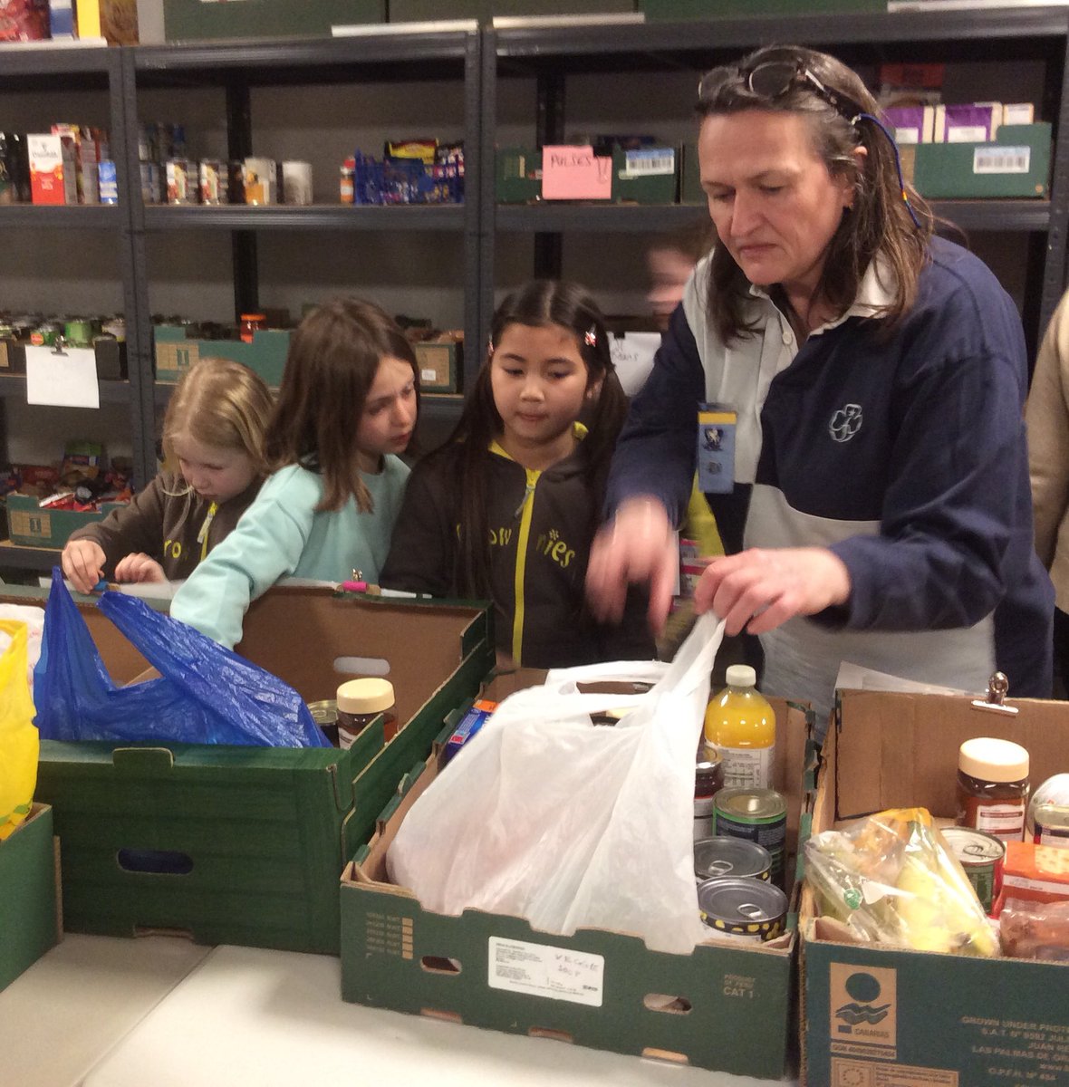 1st Kemsing Brownies (@1kemsingbrownie) on Twitter photo This week we visited the @sevenoakslarder food-bank <a href="/HopeChurch7oaks/">Hope Church</a> The girls learnt about how they work & then packed boxes ready for collection today. <a href="/GGKnoleDivision/">Girlguiding Knole</a> <a href="/Guiding_LaSER/">Girlguiding London and South East England</a> <a href="/guidingkentwest/">GirlguidingKentWest</a> <a href="/Girlguiding/">Girlguiding</a> <a href="/GuidingMembers/">Girlguiding For Members</a> #community #volunteers #doyourbest #foodbank This week we visited the @sevenoakslarder food-bank <a href="/HopeChurch7oaks/">Hope Church</a> The girls learnt about how they work & then packed boxes ready for collection today. <a href="/GGKnoleDivision/">Girlguiding Knole</a> <a href="/Guiding_LaSER/">Girlguiding London and South East England</a> <a href="/guidingkentwest/">GirlguidingKentWest</a> <a href="/Girlguiding/">Girlguiding</a> <a href="/GuidingMembers/">Girlguiding For Members</a> #community #volunteers #doyourbest #foodbank