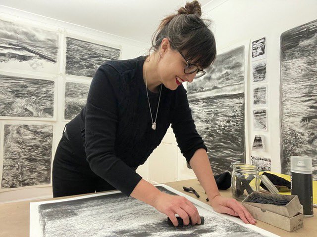 Stella Bolaki (@artistsbooks1) on Twitter photo Join the Centre for Health and Medical Humanities on 7 March for a participatory charcoal drawing workshop with <a href="/LizAtkin/">Liz Atkin</a>, exploring art & creativity for wellbeing.
Tickets are limited so please book!
bit.ly/3kIJAzt <a href="/dieter_declercq/">Dieter Declercq</a> <a href="/Olivia_Andrew00/">Olivia Andrew</a> <a href="/ArtsHumsUniKent/">Arts & Humanities at @UniKent</a> Join the Centre for Health and Medical Humanities on 7 March for a participatory charcoal drawing workshop with <a href="/LizAtkin/">Liz Atkin</a>, exploring art & creativity for wellbeing.
Tickets are limited so please book!
bit.ly/3kIJAzt <a href="/dieter_declercq/">Dieter Declercq</a> <a href="/Olivia_Andrew00/">Olivia Andrew</a> <a href="/ArtsHumsUniKent/">Arts & Humanities at @UniKent</a>