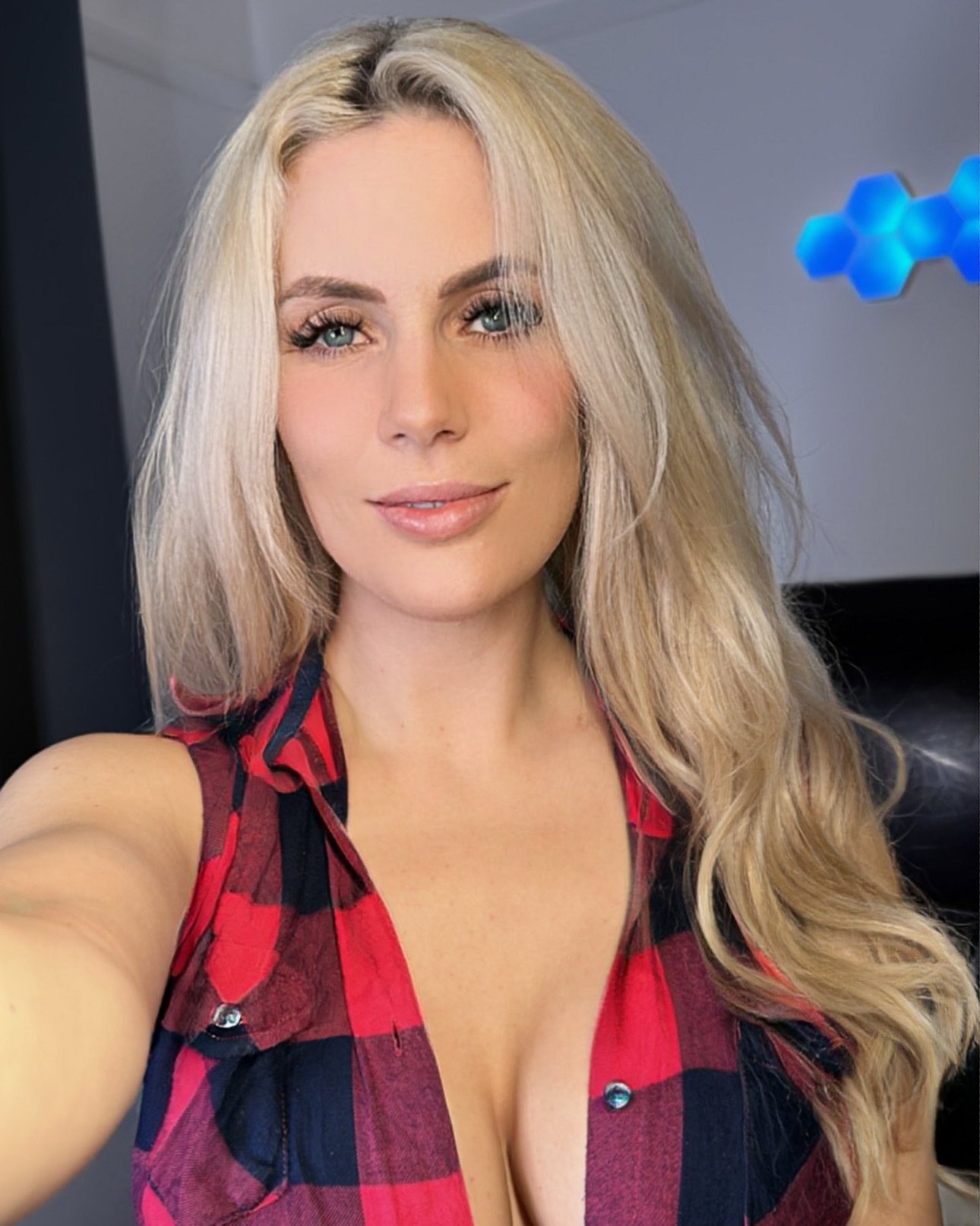 Did Lyra Crow Really Leak Her Own Onlyfans? - igu865q