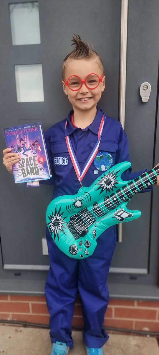 KathleenFord31's tweet photo. Dylan as his favourite book character at the moment George @TomFletcher #WorldBookDay #spaceband https://t.co/2IH4Ipgoqb