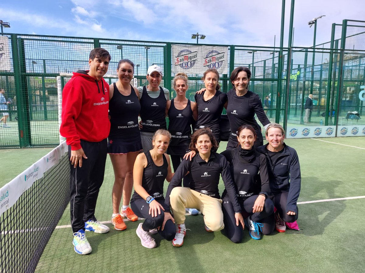 Clasificadas al campeonato de Baleares de veteranas primera categoría.   #EngelVoelkers #PortAdriano #BonaigoPalmanyola #ClinicaDentalBabetteDekker