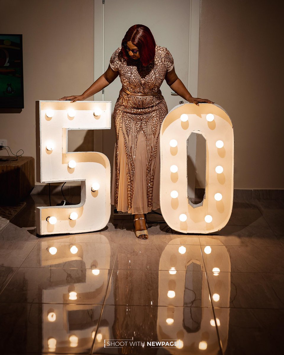 luxeventsbyalby's tweet photo. We did this amazing Floral hoop Decor and Light Marquee for the Wife of Hon. Kennedy Agyepong @LawrenciaAgyepong for her 50th birthday shoot!! 🥳✨💫👸🏽😍
Decor : @luxeventsbyalby 
Makeup: @AuntyNaasMakeover
Hair :@hairboydope 
Photography:@shootwithnewpage 
#eventplanner #luxury https://t.co/eJg51QNVGl