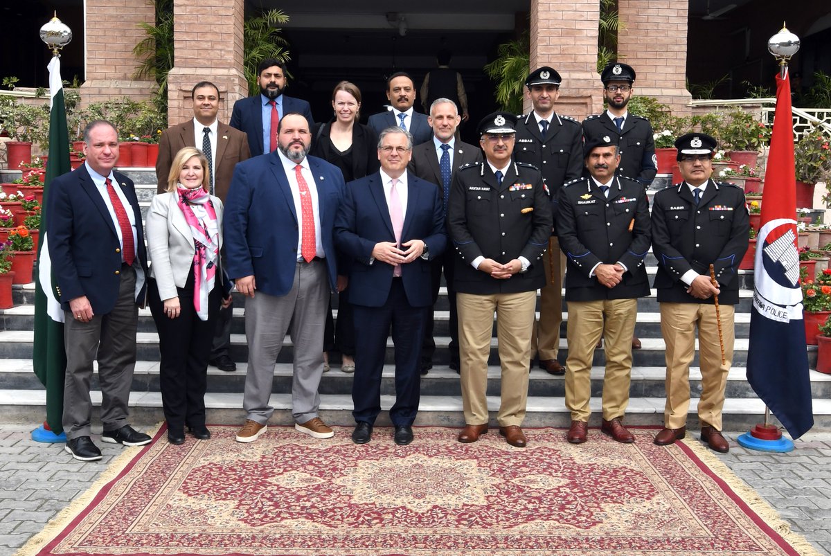 Amb Blome called on the new Inspector General of the KP Police Akhtar Hayat Khan. The Amb thanked the IGP for the police’s work in keeping KP safe & discussed U.S. support for Pakistani law enforcement facilities and operations. #USPAK #AmbBlome