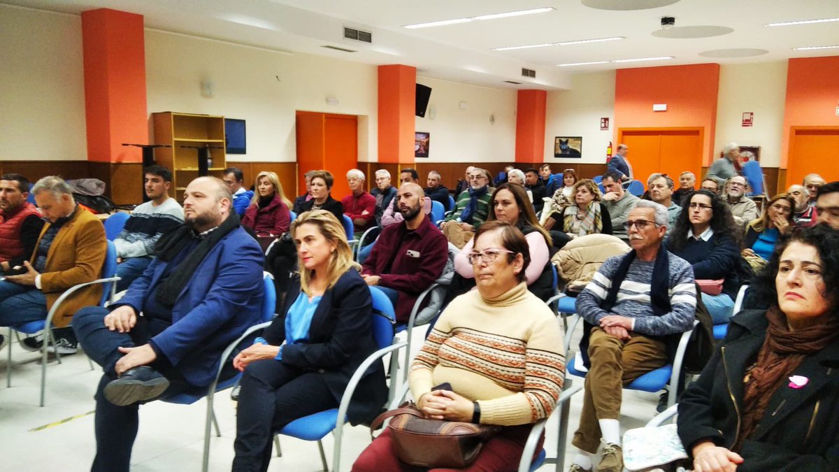 CarmenFructuos4's tweet photo. Mil gracias a los compañeros de Cartagena por darnos la oportunidad de explicar todos los proyectos de movilidad que desde el Gobierno del Alcalde Serrano estamos ejecutando para que Murcia sea una ciudad más saludable y humanizada.
#transformandomurcia
#murciaenmarcha https://t.co/JmZlcKPZWh