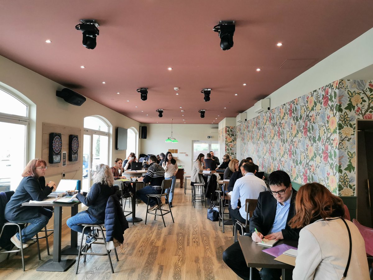 CMinicillo's tweet photo. Le Crédit Agricole Centre-Est organise un café de la création et monétique au Restaurant Guinguet de l'Arbresle. De nombreux porteurs de projet présents pour rencontrer nos experts afin d'avoir les meilleurs conseils. #cacentrest #lyve #inextenso #fidal #ccpa #canevas #caps https://t.co/UqIjZAA8f0