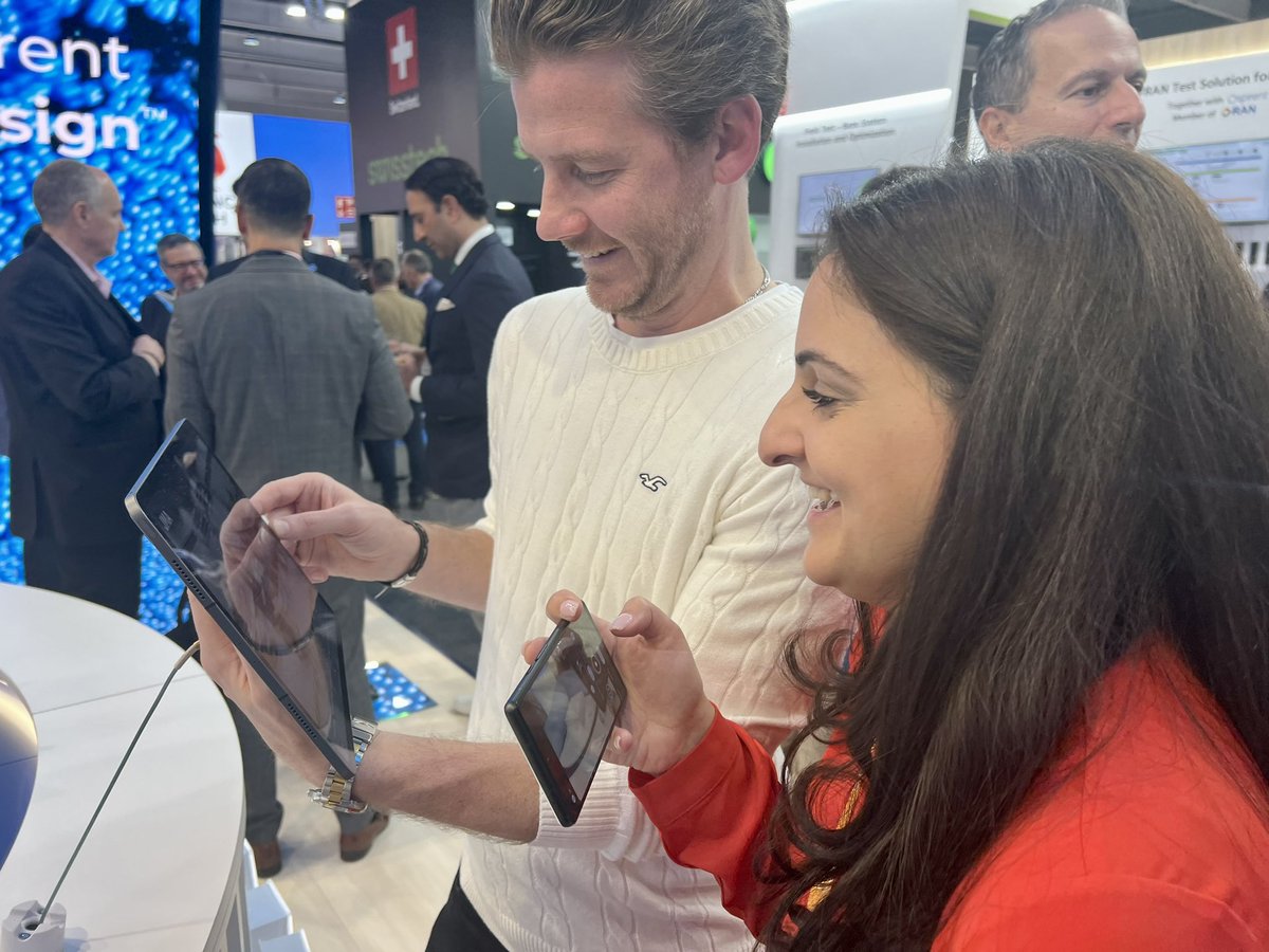 JMAwireless's tweet photo. Signs of a standout booth at @MWCHub: Camera phones out and lots of smiles! 📸😀
Visit @JMAwireless at Hall 5, Stand 5D65. Look for our picture-worthy digital arch!
#JMAMWC23 #MWC23 #differentbydesign https://t.co/FE1CUNDi24