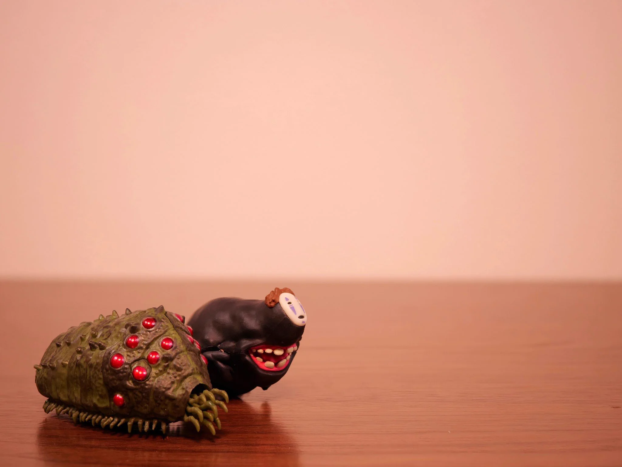 ３月だからストーブをしまったら、カオナシと王蟲にキレられた。